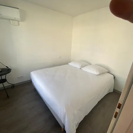 Les Vignerons פרונטיניאן