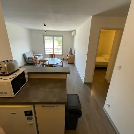 Les Vignerons פרונטיניאן